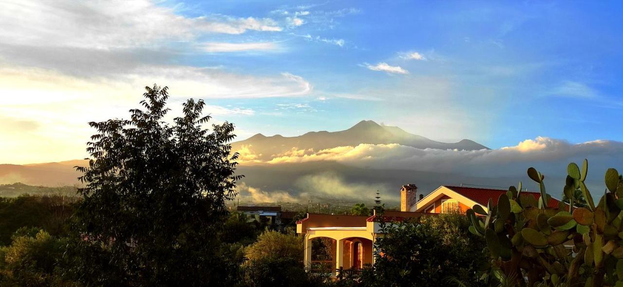فيلا Casa Del Sole Con Vista Sull'Etna A 200 Mt Dal Mare أتشيريالي المظهر الخارجي الصورة