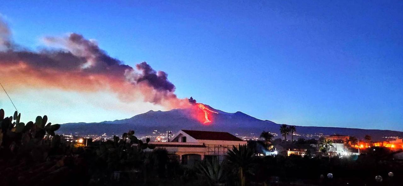 فيلا Casa Del Sole Con Vista Sull'Etna A 200 Mt Dal Mare أتشيريالي المظهر الخارجي الصورة