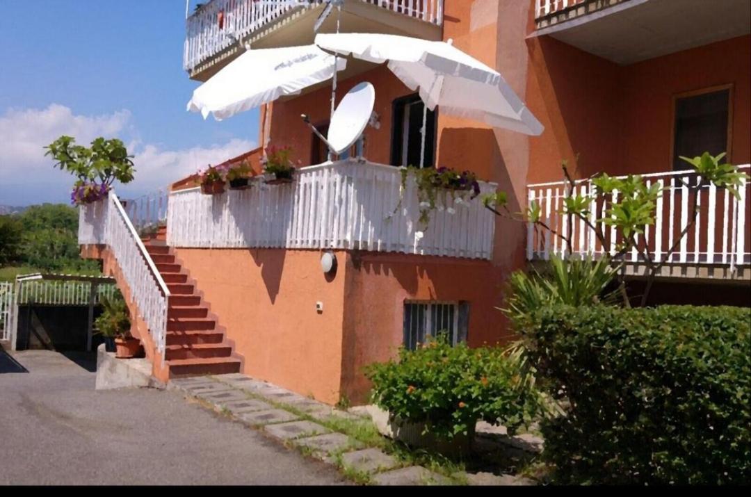 فيلا Casa Del Sole Con Vista Sull'Etna A 200 Mt Dal Mare أتشيريالي المظهر الخارجي الصورة