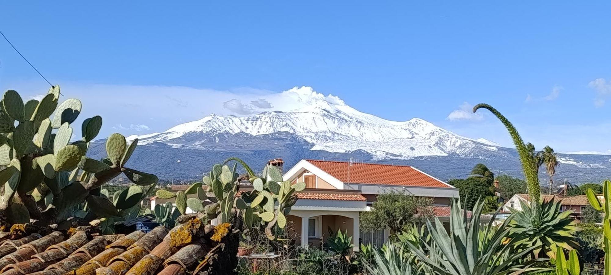 فيلا Casa Del Sole Con Vista Sull'Etna A 200 Mt Dal Mare أتشيريالي المظهر الخارجي الصورة