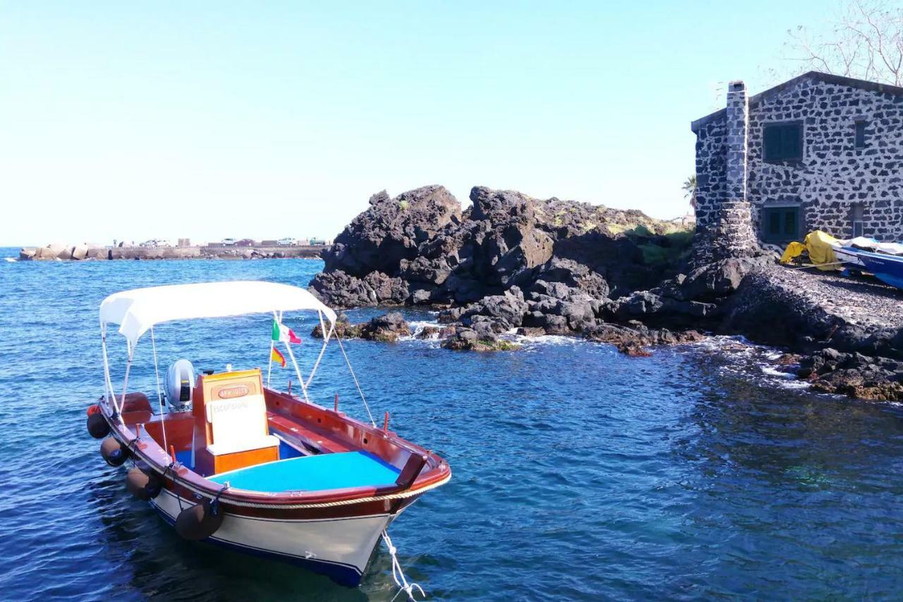 فيلا Casa Del Sole Con Vista Sull'Etna A 200 Mt Dal Mare أتشيريالي المظهر الخارجي الصورة