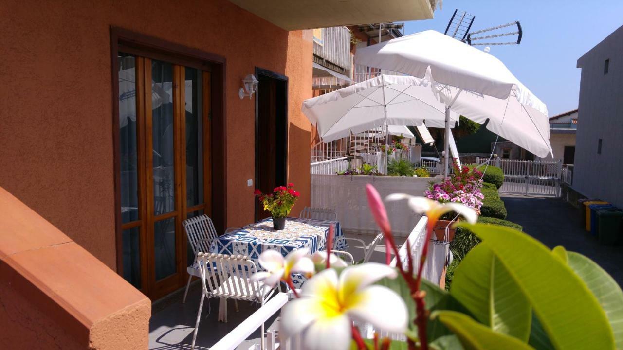 فيلا Casa Del Sole Con Vista Sull'Etna A 200 Mt Dal Mare أتشيريالي المظهر الخارجي الصورة