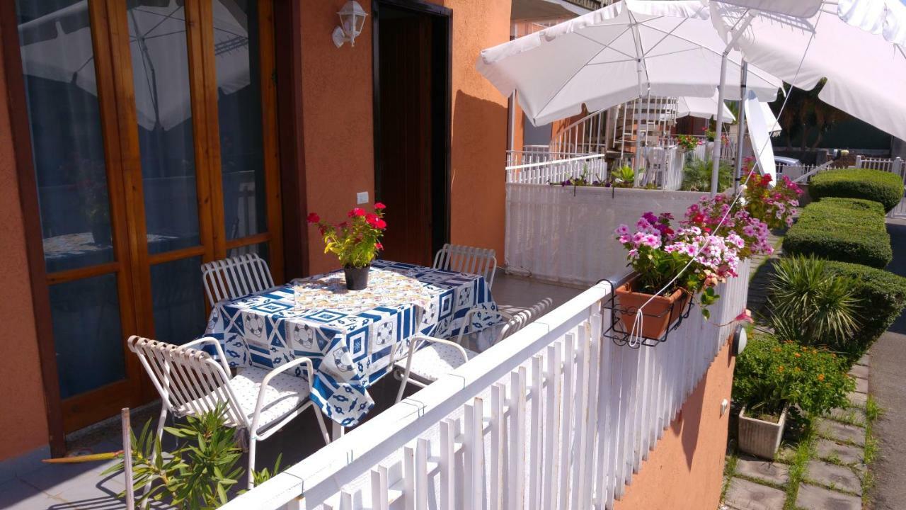 فيلا Casa Del Sole Con Vista Sull'Etna A 200 Mt Dal Mare أتشيريالي المظهر الخارجي الصورة